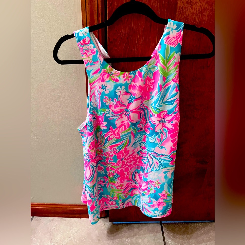 Size large top